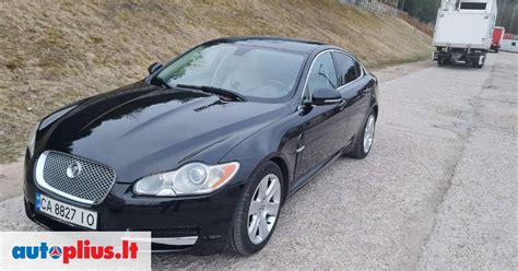 Jaguar XF automobilis su naujais ratlankiais