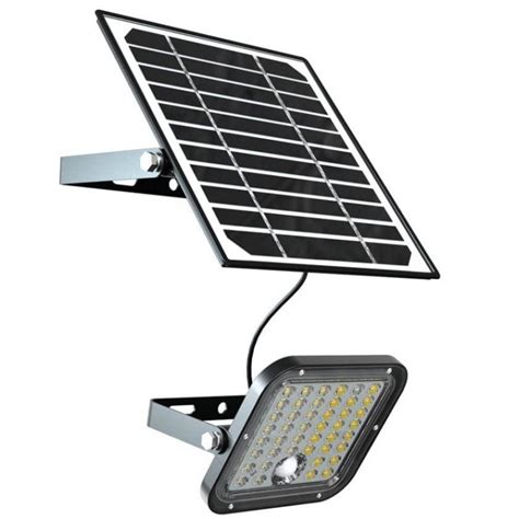 Saulės energija įkraunamas lauko šviestuvas