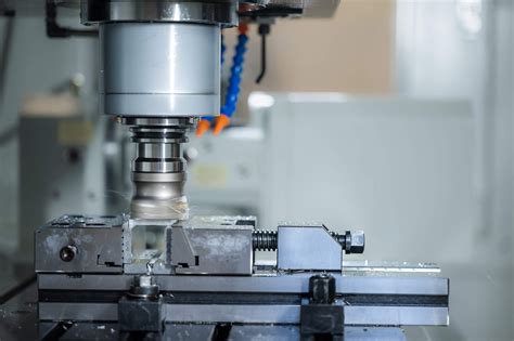 Metalinių automobilių detalių štampavimo schema