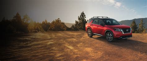 Nissan Pathfinder antros kartos modelio interjeras