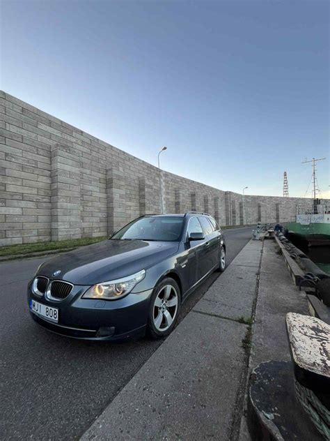 BMW E61 automobilis su sportiškais elementais