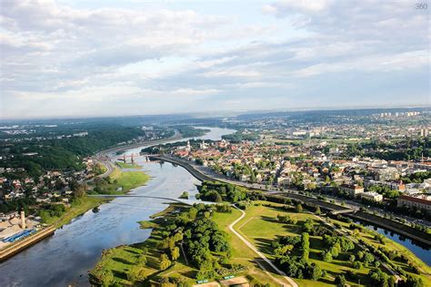 Schema, kaip galėtų atrodyti bendras elektromobilių projektas