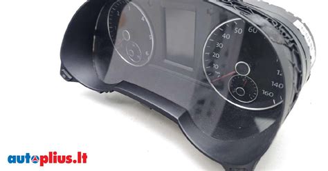 Volkswagen Passat 2011 prietaisų skydelis su elektroninio stovėjimo stabdžio lempute