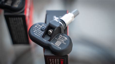 Infografika apie padangų slėgio svarbą automobiliui