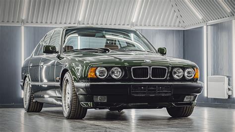 BMW E34 interjeras su salono apšvietimu