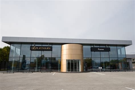 Naujas automobilių salonas Lietuvoje