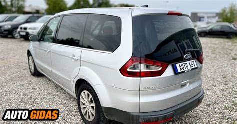 Ford Galaxy automobilio interjeras su prietaisų skydeliu