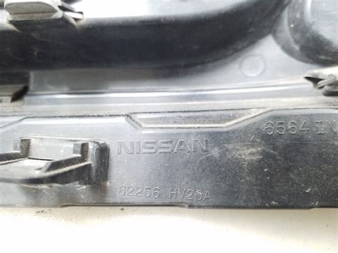 Nissan Qashqai priekinio žibinto išmontavimas