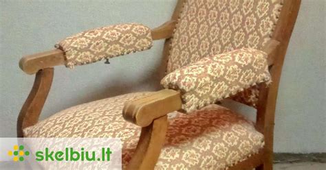 Senas, bet gražus medinis krėslas prieš restauravimą