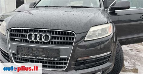Audi Q7 variklio skyriaus informacinė lentelė su spalvos kodu