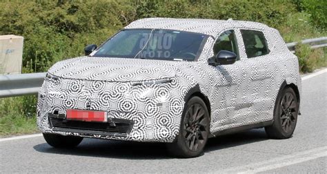 Renault Scenic su įjungtu/išjungtu elektroniniu stovėjimo stabdžiu