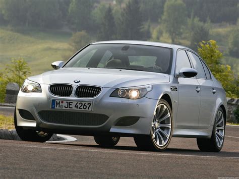 Nuotrauka susijusi su BMW E60 automobiliu