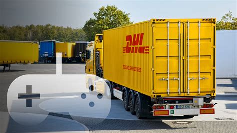 DHL sunkvežimis kelyje