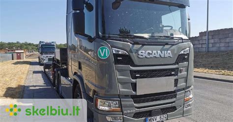Scania vilkikas kelyje