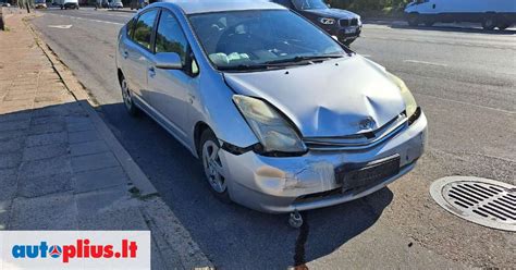 Toyota Prius automobilis