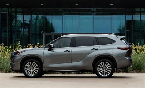 Toyota Highlander automobilis