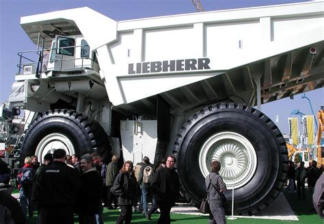 Didžiausias pasaulyje sunkvežimis Liebherr T 282B