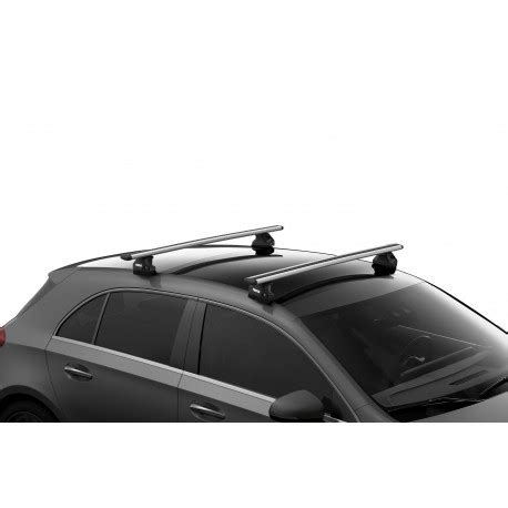 Kia Sportage su sumontuotais stogo skersiniais Thule Evo WingBar
