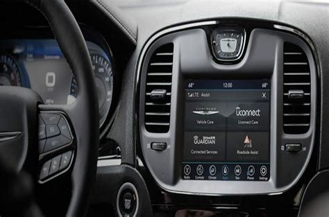 Chrysler Uconnect informacijos ir pramogų sistemos sąsaja