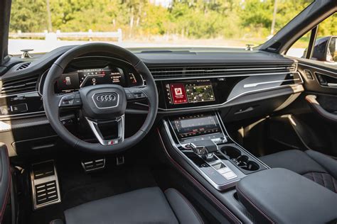 Audi Q7 interjeras