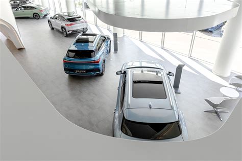 Automobilių dalimis prekiaujantis salonas