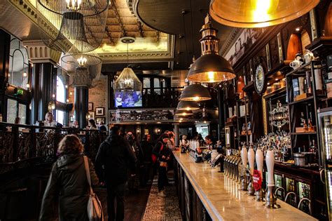 Restoranas keltų viduje