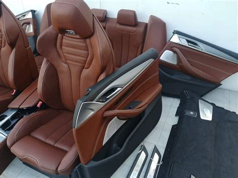 Natūralios odos apmušalai automobilyje