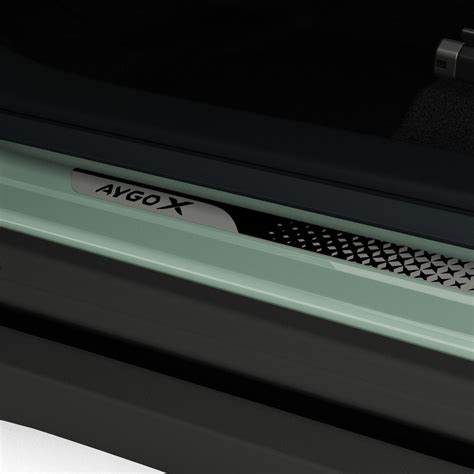 aliuminės slenksčių plokštelės automobilyje