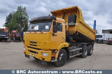 KAMAZ sunkvežimis su arkliu emblemoje