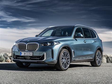 BMW X5 automobilis avarijoje