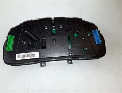 Įvairios „Volkswagen Passat B4 Universal“ prietaisų skydelio dalys