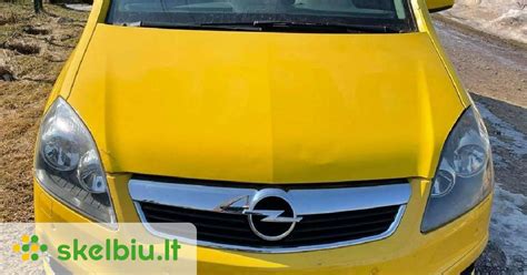 Opel Zafira A variklio skyrius su purkštukais