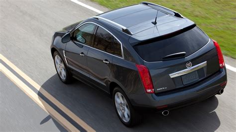 Cadillac SRX pirmosios kartos dizainas