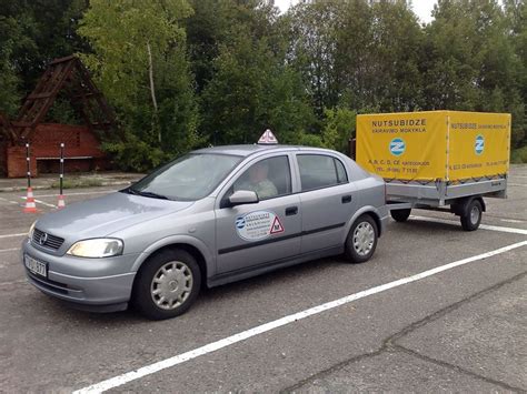 Vairavimo salomono rungtis su priekaba