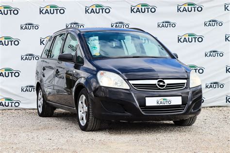 Opel Zafira automobilio priekis