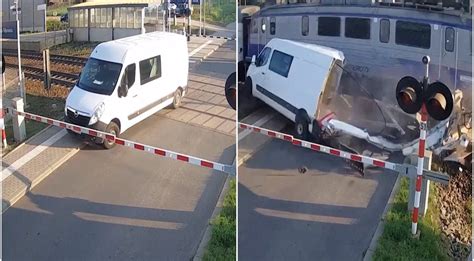 Motociklo krovimas į mikroautobusą