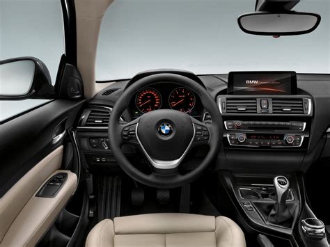 BMW F20 interjeras
