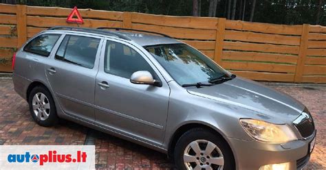Nuotrauka Skoda Octavia Universalas 2010 m. galinės lempos