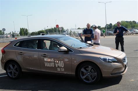 Ekonominio vairavimo varžybų dalyviai