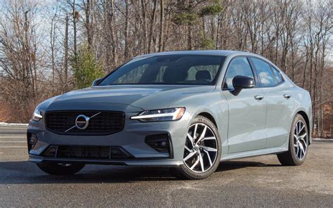 Modernus Volvo S60 interjeras