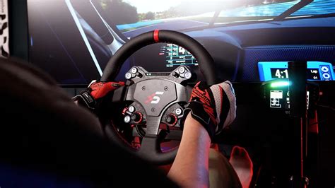 Įvairūs Simagic vairų modeliai