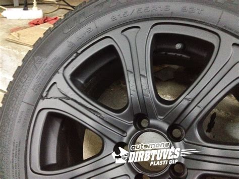 Automobilio ratlankiai padengti Plasti Dip danga