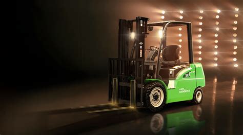 Elektriniai krautuvai Toyota sandėlyje