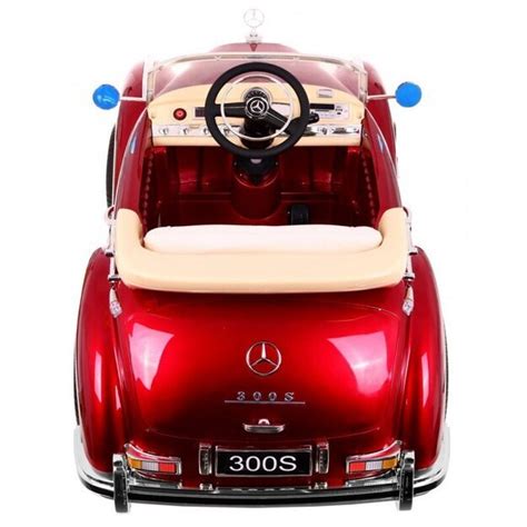 Istorinis Mercedes-Benz automobilis su saugos inovacijomis