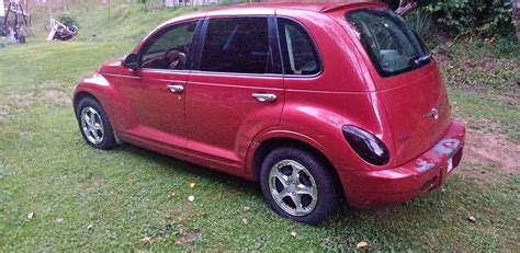 Detalizuotas PT Cruiser sparno vaizdas