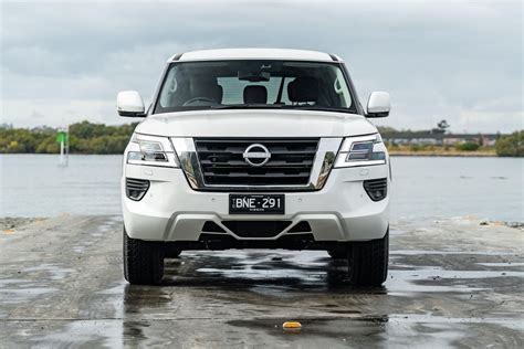 Nissan Patrol interjeras su moderniais elementais