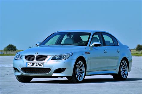 BMW M5 E60 iš priekio