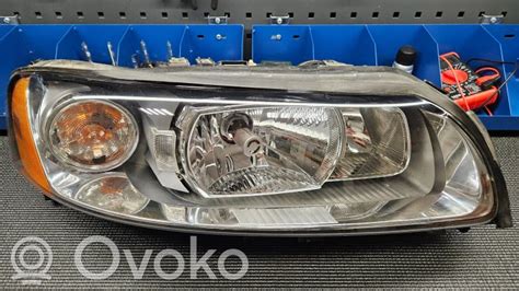 Schema, kaip pakeisti galinių žibintų lemputę Volvo S60