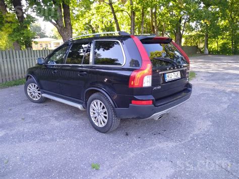 Volvo XC90 modelis su akcentu ant galinės ašies