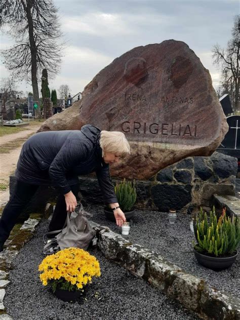 Vėlinės - mirusiųjų pagerbimo metas